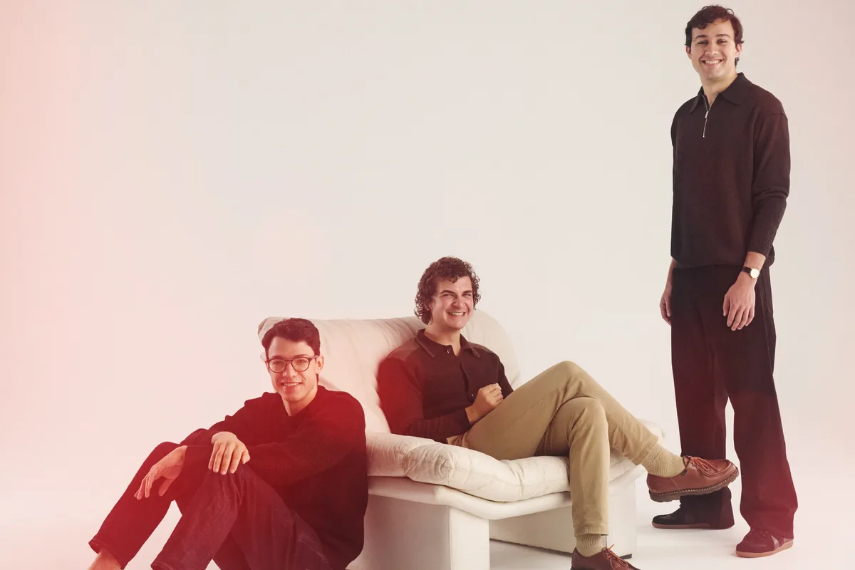 Ben Spector, Asher Spector et Aidan Smith, fondateurs du laboratoire Flapping Airplanes