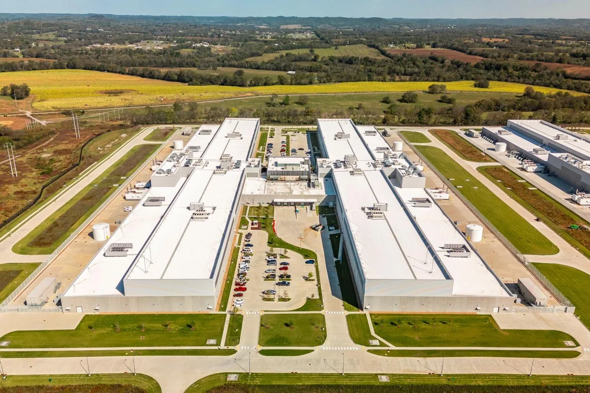 Vue aérienne du centre de données Meta de Gallatin dans le Tennessee
