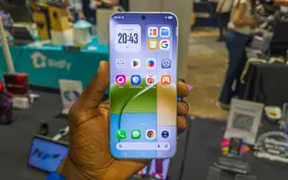TECNO a presque fait disparaître les bordures du smartphone, mais il y a une petite astuce